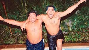 Rodrigo alejandro bueno nació el 24 de mayo de 1973 en córdoba capital, argentina. Inolvidable El Dia Que Rodrigo Canto La Mano De Dios Frente A Diego Maradona Diarioshow El Portal De Espectaculo