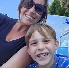 What apps are used to track weights and reps?