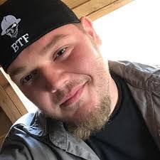 Darren Cooley's Instagram, Twitter & Facebook