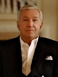 Robert Bennett, Broadcaster Who Charted a New Course, Dies at 89