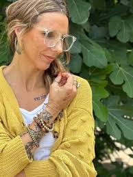 Angela Pitts's Instagram, Twitter & Facebook