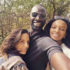Ça a l'air complètement dingue la partie 2 @omarsy comment allons nous tenir encore un mois? Everything You Need To Know About Omar Sy Aka The Lupin Who Robbed Our Hearts
