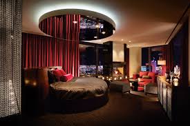 Wait Is That A Round Bed Complete W A Round Mirror Why Yes It Is Palms Hotel In Vegas Throw Luxury Hotel Room Las Vegas Hotel Suites Las Vegas Suites