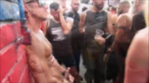 Folsom Street Public Handjob - EPORNER