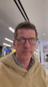 Rachel Hollis is in the house today!