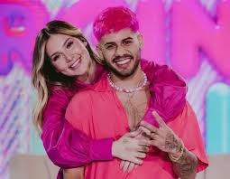 Meu primo leandrinho me mostrou o tik tok. Virginia E Ze Felipe Rebatem Criticas Apos Contratar Baba 24h Para Filha