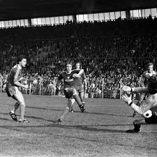 Es werden unter anderem die trainerstationen und seine stationen als spieler aufgelistet. Dfb Pokal Legendare Spiele Gegen Die Bayern Fussball