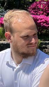 Can you edit eyes open in photo?