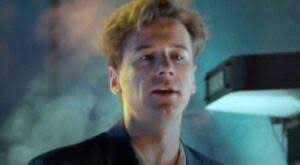 🌊 🏭 WHICH SONG MADE YOU A SIMPLE MINDS FAN? 🎸 🌃 On this date in 1983,  SIMPLE MINDS took to the Top of the Pops stage to perform WATERFRONT, a  track