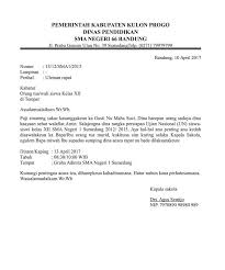 Surat semi resmi merupakan surat yang ditulis dan dikirimkan oleh seseorang untuk suatu lembaga seperti surat pengalaman kerja, permohonan izin sebuah surat dikatakan sebagai surat setengah resmi atau surat semi resmi dikarenakan surat tersebut memiliki bahasa yang formal namun tidak. 35 Contoh Surat Resmi Perusahaan Sekolah Organisasi Contoh Surat