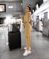 Madeline Mercedes Auf Instagram Let S Go Guess Where I M Flying To Wearing My Cozy Set From Fashionnova Anzeige Novababe Fashionnova Tra