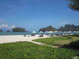 You can access the beach from the road jalan tanjung rhu and then taking. Tanjung Rhu Resort Langkawi