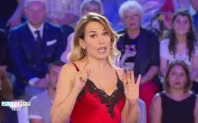 Il piccolo influencer è stata intervistato da barbara d'urso e poi ha partecipato al talk sugli influencer. Mediaset Ha Rilasciato Un Comunicato Stampa Nel Quale Parla Del Futuro Di Barbara D Urso E Dei Suoi Programmi Gossip News Vips Anticipazioni Reality