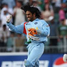 Diane witt worlds longest hair record. It S In The Hair Ms Dhoni And His Trending Hairstyles Over The Years