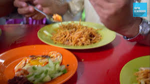 Hasan mee bodoh is undoubtedly a famous stall in bandar hilir malacca. Mee Bodoh Tengkera Youtube