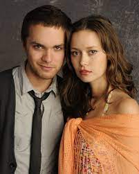 Sarah connor and her teenage son, john, find themselves alone in a very dangerous, complicated. Terminator The Sarah Connor Chronicles Cast Photo