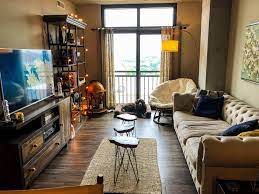 Music City Apartment Nashville Tn Amateurroomporn City Apartment Decor Living Room Decor Apartment Home Room Design