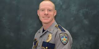 Motorcycle Cop Who Survived Shot In Face Last Year Is Killed In Collision During Funeral Procession Pickup Trucks Police Police Officer