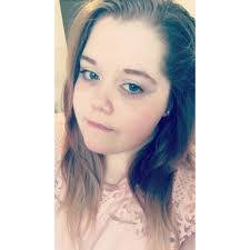 Amanda Flanagan's Instagram, Twitter & Facebook