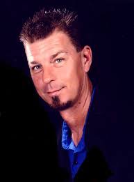 David Fischer's Instagram, Twitter & Facebook