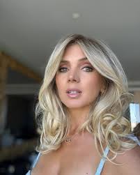 This is what hundreds of dollars looks like. As in the hair and make up  price. Shut up. @kathyhogan.mua.hair #nova #comedian #thirsttrap #fyp