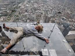 Don T Look Down Terrifying View From Glass Box Balcony Jutting Out From Skyscraper S 103rd Floor Sears Tower Sears Tower Chicago Sears Tower Skydeck