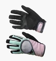 All of the gardening gloves within this list received a rating of four (out of five) or above so we can be certain of their high quality and performance. Gardening Gloves Lee Valley Tools