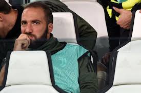 Risultati immagini per higuain infortunio MANO