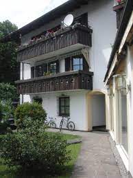 Die wohnung liegt sehr zentral, aber dennoch ruhig, im ortsteil. 2 Zimmer Wohnung Zu Vermieten Hindenburgstr 35 82467 Garmisch Partenkirchen Garmisch Partenkirchen Mapio Net