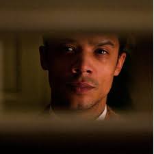 AMC lucked out with jacob anderson coz not only is he emmy worthy in his  performance, he also looks like this. No wonder rolins is scrambling to  keep him