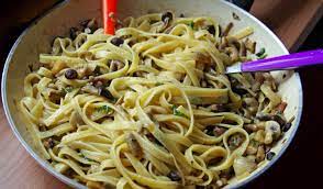 600 grammi di funghi porcini e 100 grammi di funghi. Pasta Con Funghi Misti In Bianco Semplicemente