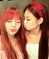 Cute Lisa And Jennie Blackpink Selca Blackpink Blackpink Photos Blackpink Jennie