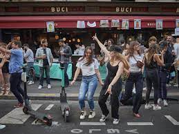 Le covid a encore frappé. Parties And Raves Across Europe Spark Fears Of Covid 19 Surge Coronavirus The Guardian