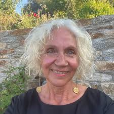 Strengthening basic trust with sound