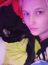 If you ever order something that is shipped via speedx or yunexpress (which  is also speedx but hiding it) dont expect it to show up. Its a scam  company. Nothing will ever