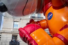 Maybe you would like to learn more about one of these? Macy S Thanksgiving Parade Phew Giant Balloons Fly Just Not Very High The New York Times