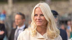 Her parents divorced when she. Kronprinzessin Mette Marit Von Norwegen Ihr Leben Am Konigshof Ihre Familie Ihre Krankheit