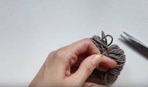 How to hand knit an extra chunky merino blanket with comfywool. Tuto Realisez Des Tetes De Chats En Pompons