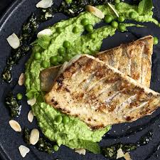 Erbsenpuree Mit Zanderfilet Und Mandel Minz Pesto Rezept Erbsenpuree Zanderfilet Rezept Erbsen Puree