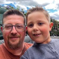 Eating seeds is a pastime activity. https://imgur.com/gallery/xeqJ07l