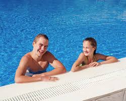 Wann der nächste schwimmkurs in ihrer nähe stattfindet erfahren sie bei der kreiswasserwacht ostallgäu. Schwimmkurse Limes Therme