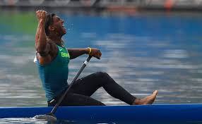 No dia anterior, ele foi bronze com erlon de souza nas duplas. Conheca Isaquias O Maior Medalhista Do Brasil Em Uma Olimpiada Olimpiada No Rio Folha