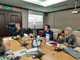 Diterbitkan di malaysia oleh perbadanan pengurusan sisa pepejal dan pembersihan awam kementerian perumahan dan kerajaan tempatan tel garis panduan ini hendaklah dibaca bersama sama undang undang seperti akta pengurusan sisa pepejal dan pembersihan awam (akta 672). Kunjungan Hormat Oleh Perbadanan Pengurusan Sisa Pepejal Dan Pembersihan Awam Swcorp Melaka Ke Jabatan Alam Sekitar Negeri Melaka Pada 19 November 2020 Bagi Membincangkan Kerjasama Program Kesedaran Bagi Tahun 2021 Enviro Museum