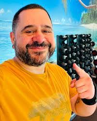 Kevin Zollinger's Instagram, Twitter & Facebook