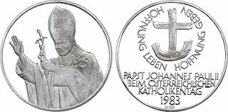 La parola italiana libro deriva dal latino liber.il vocabolo originariamente significava anche corteccia, ma visto che era un materiale usato per scrivere testi (in libro scribuntur litterae, plauto), in seguito per estensione la parola ha assunto il significato di opera letteraria. Vatikan Ag Medaille 1983 Papst Johannes Paul Ii 1978 2005 Katholikentag Proof Ma Shops