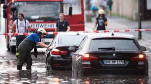 Unwetterartige gewitter ziehen über deutschland ein tief über deutschland bringt in den kommenden tagen unbeständiges und regnerisches wetter ins land. Wetter Heute Gewitter Und Unwetter Mit Tornado Gefahr In Deutschland Web De