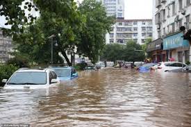 It will create a reservoir extending 600km (375 miles) behind the dam, raising the water level of the yangtze, and submerging farmland, houses, temples, factories, towns, and entire cities—not to mention some of china's most famous scenery. China Massive Flood Updates China Blows Up Dam To Discharge Floodwaters As Death Toll Increases Vietnam Times