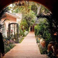 An Afternoon Stroll Surrounded By Nature At Hotel Bel Air Dcmoments Hotel Bel Air Dorchester Collection Bel Air