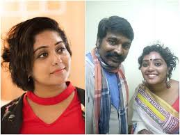 Vijay Sethupathi Ex Bigg Boss Contestant Hima Shankar Enjoys A Fangirl Moment With Actor Vijay Sethupathi Times Of India Vijay's adirindhi releasing this week posters.