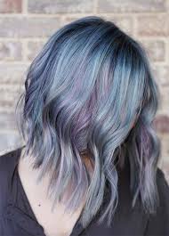 Braune Haare Grau Farben Langer Bob Lob Kurze Lockige Haare Haarfrisur Haare Grau Farben Haarfarben Haarfarbe Blau